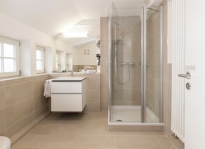 Double Room, Valley View | Bathroom