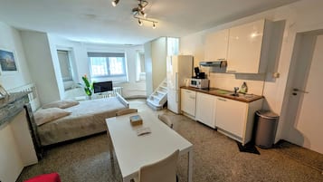 Iron/ironing board, free WiFi, bed sheets