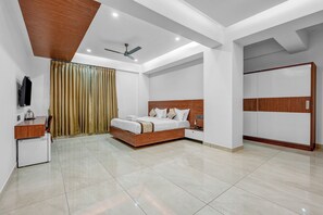 Business Studio Suite | Desk, laptop workspace, blackout curtains, iron/ironing board - UPAR Hotels Brookefield (Bengaluru)