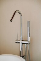 Deluxe Room, 1 Double Bed, Bathtub, Hill View | Deep soaking bathtub