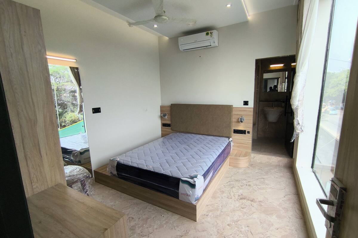 Standard Double Room | Iron/ironing board