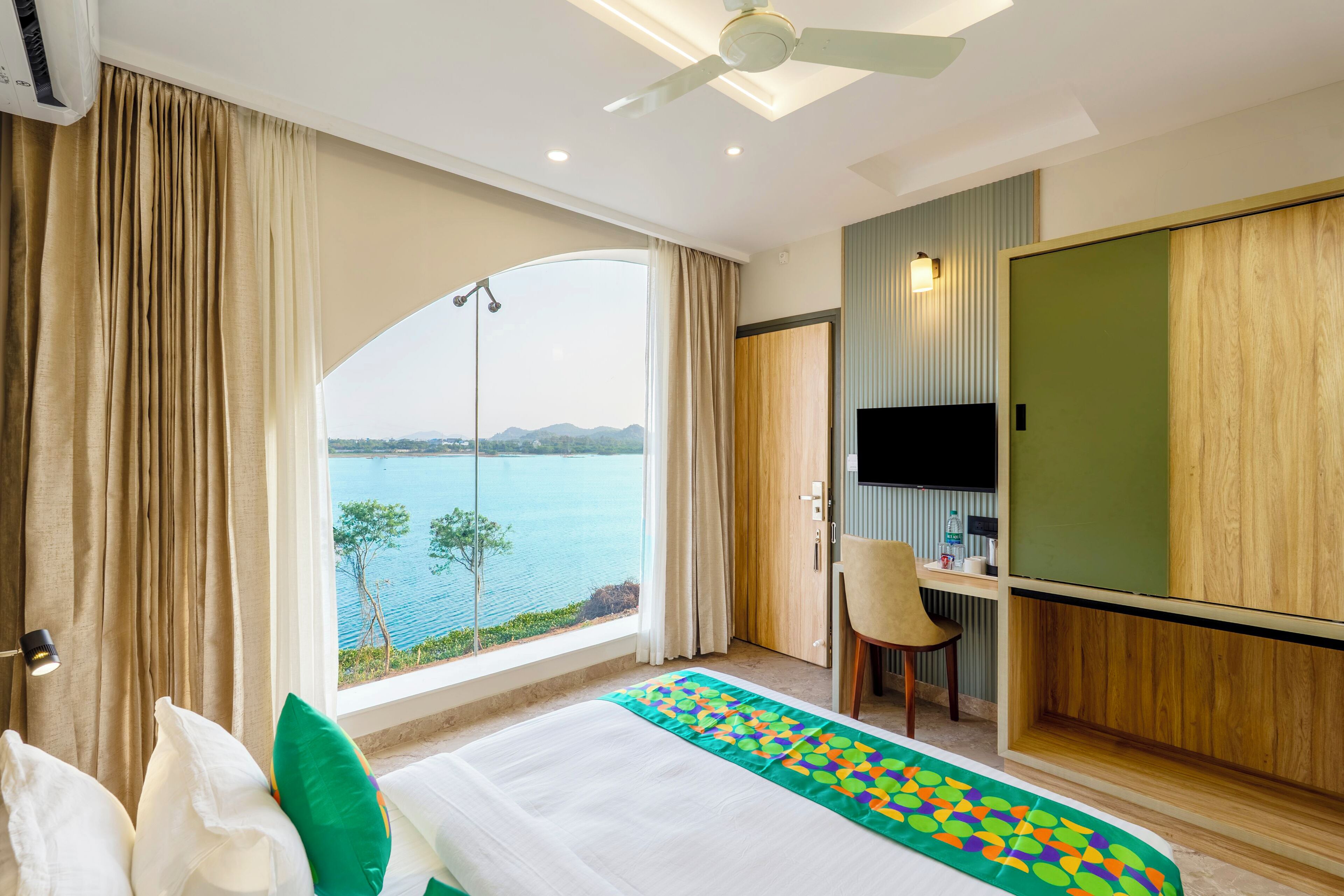 Standard Double Room | Iron/ironing board