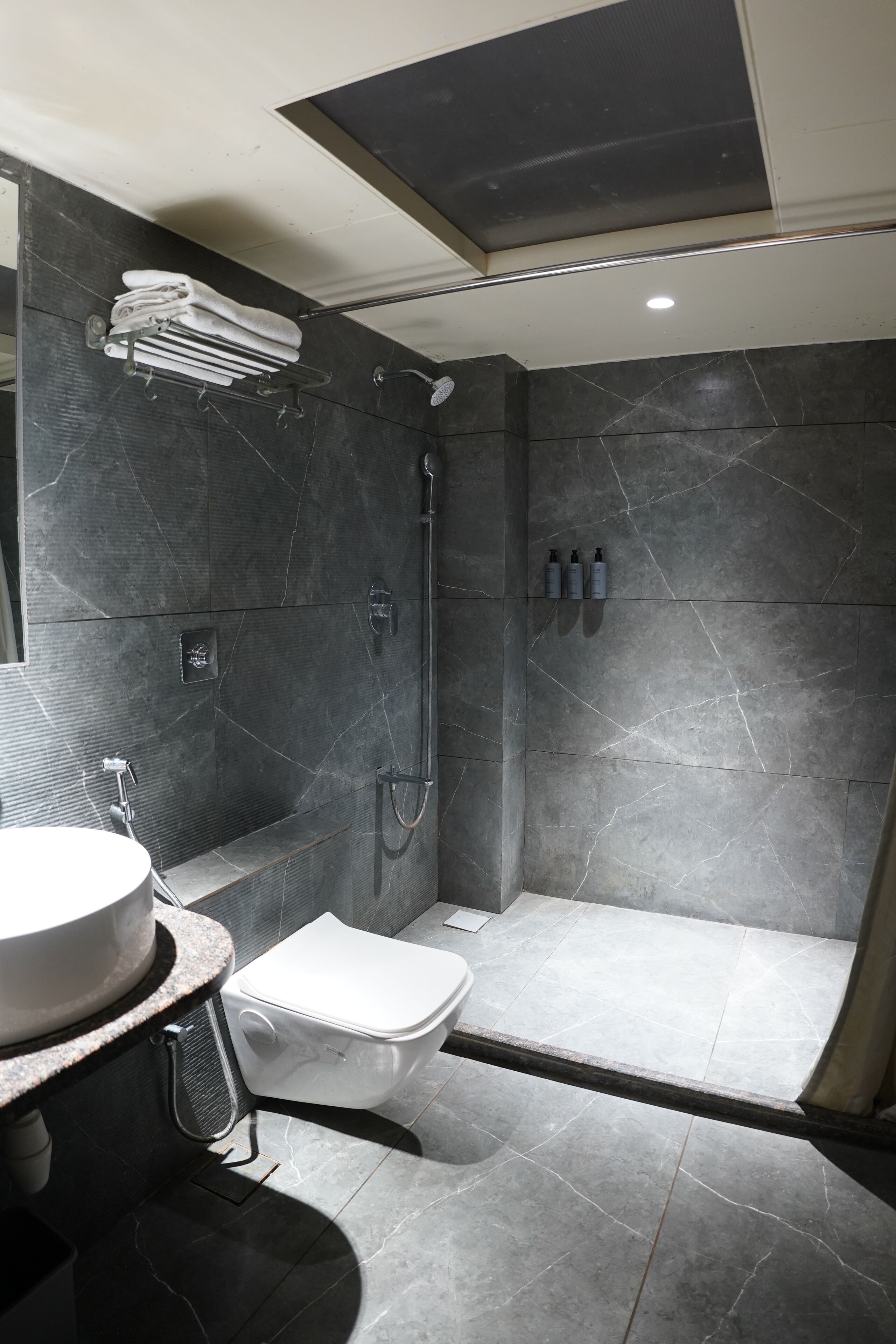 Comfort Room | Bathroom