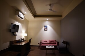 Classic Suite | Living area | TV - Hotel Sadanand Regency - Balewadi, Baner (Paud)