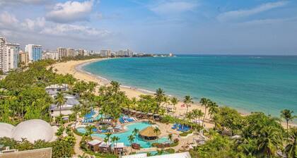 Modern bedroom apartment in Isla Verde with Beach Access, Ocean View