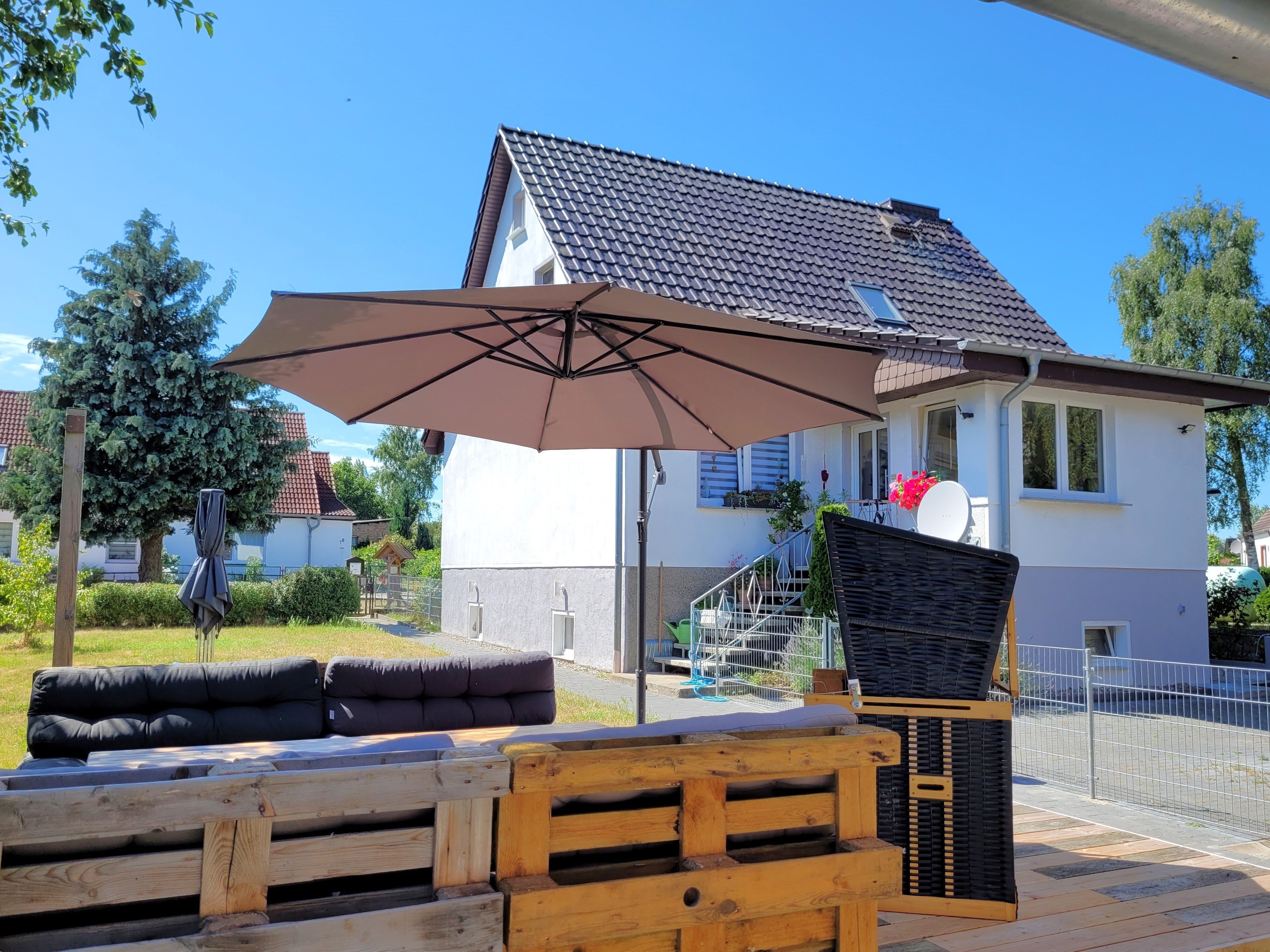 Außenansicht Ferienwohnung und Terrasse