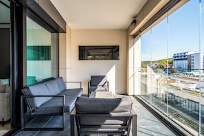 Phòng Suite Junior (with view) | Hiên