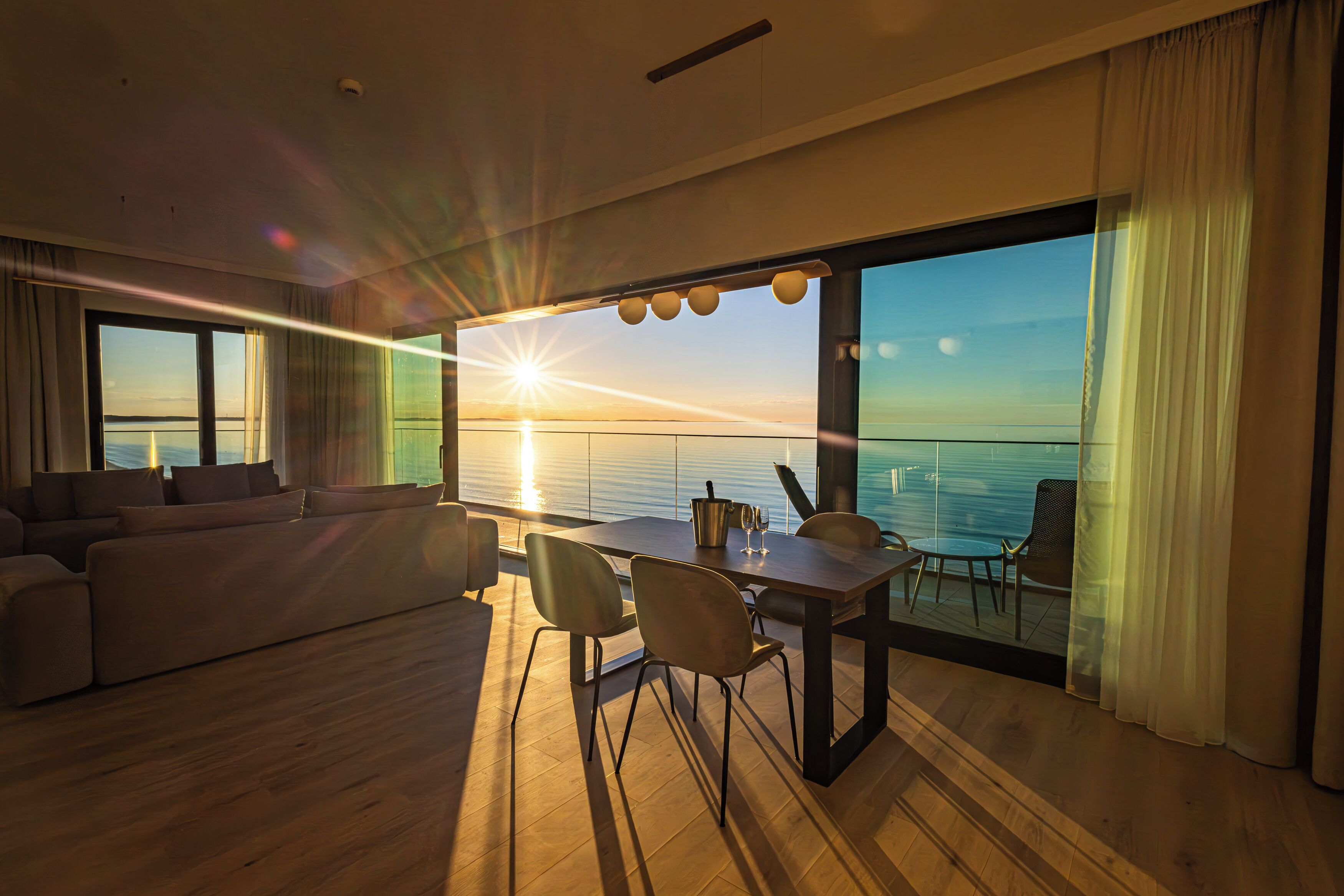 Premium Suite, Sea View | Living area | TV