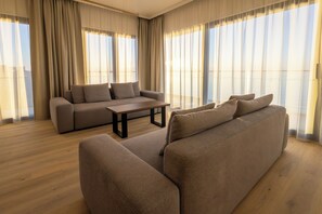 Premium Suite, Sea View | Living area | TV - Baltic View Resort & Spa, A Member Of Radisson Individuals (Miedzyzdroje)