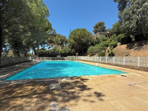 Pool - Studio Sea View, Standing Residence with Swimming Pool (La Seyne-sur-Mer)