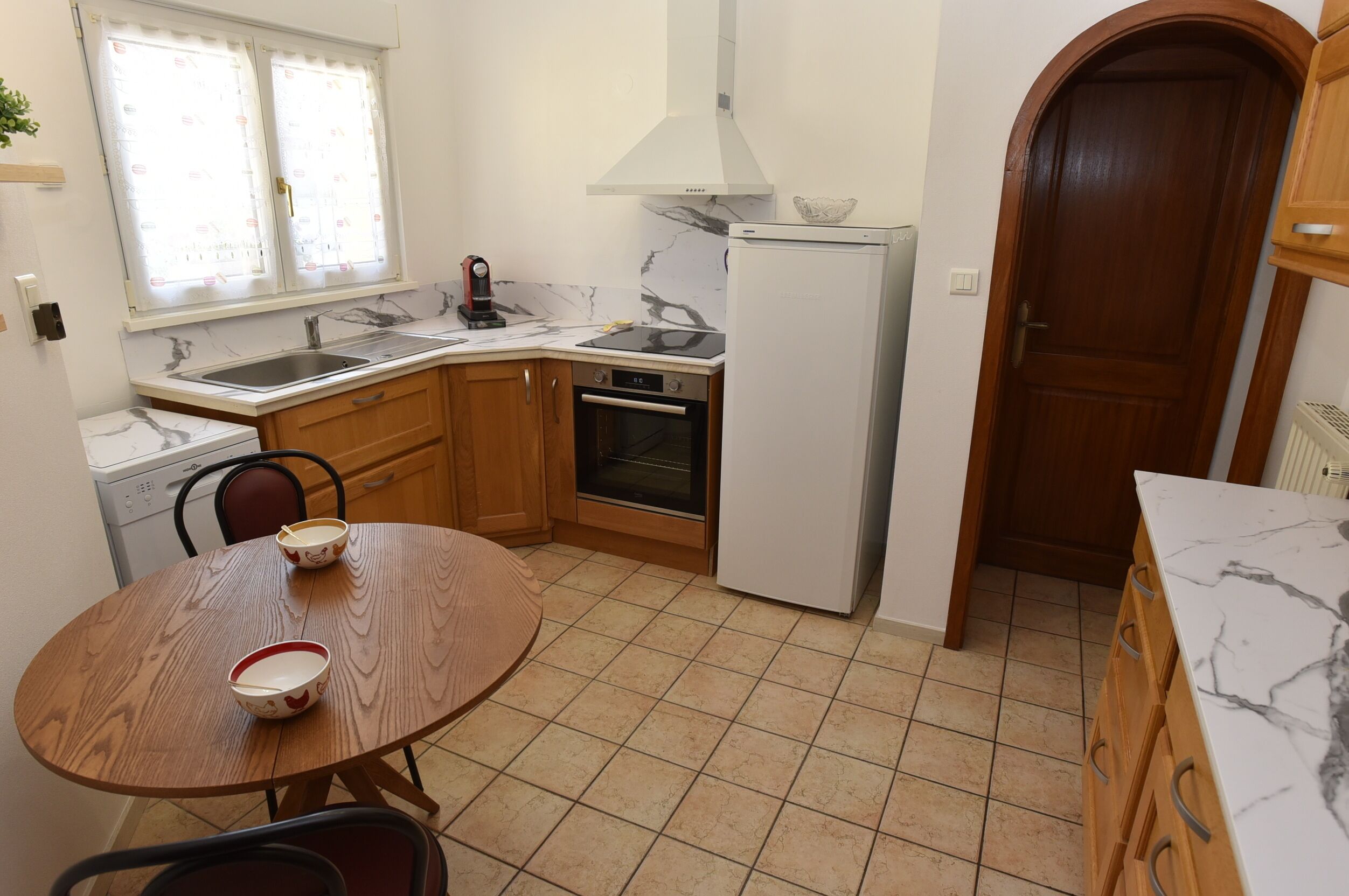 Microondas, horno, parrilla de estufa y lavavajillas 