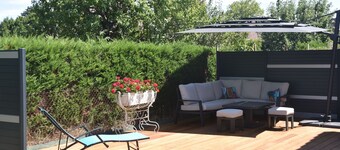 Pavilion well located for visiting the region