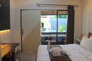 Deluxe Double Room, 1 Queen Bed, Private Bathroom, Pool View | Water view