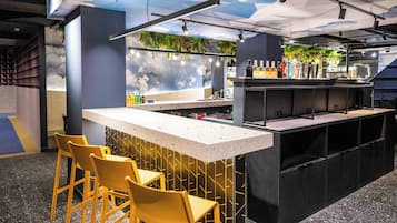Bar (en el alojamiento)
