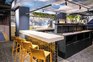 Bar (en el alojamiento)