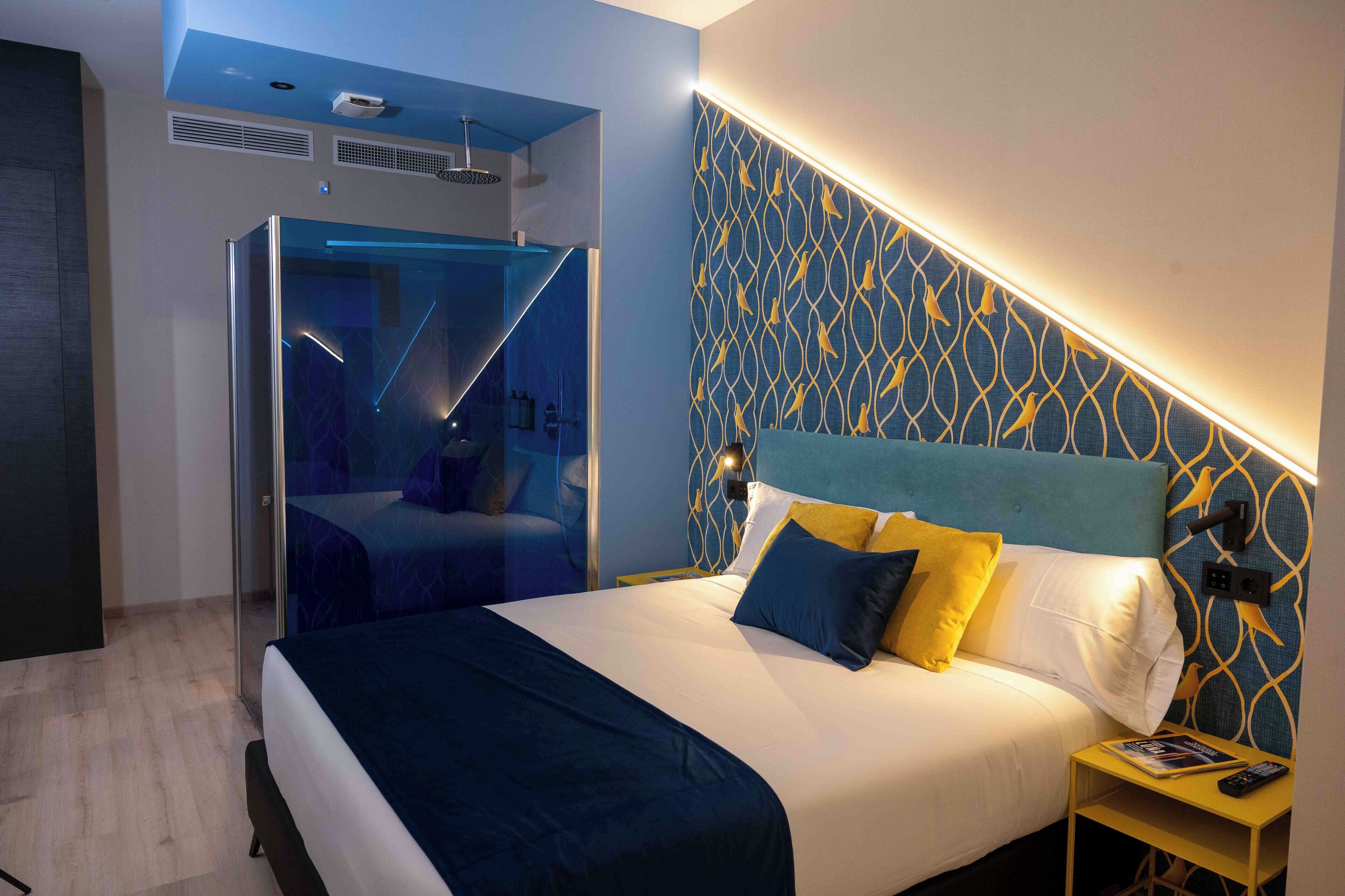 Premium Apartment with ambient shower | In-room safe, desk, laptop workspace, blackout curtains