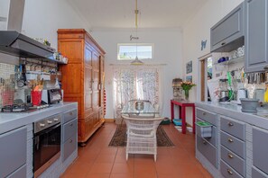 Fridge, microwave, oven, coffee/tea maker