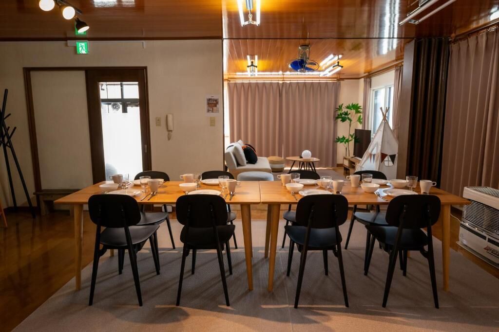 객실 내 식사 공간