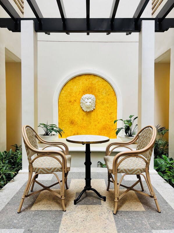 Zimmer, 1 Schlafzimmer, Terrasse | Esszimmer