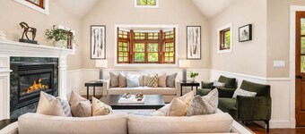 Updated Spacious Home w AC & Hot Tub Walk to Town!