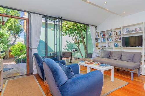 Secluded housing with pool: ideal for couples/families