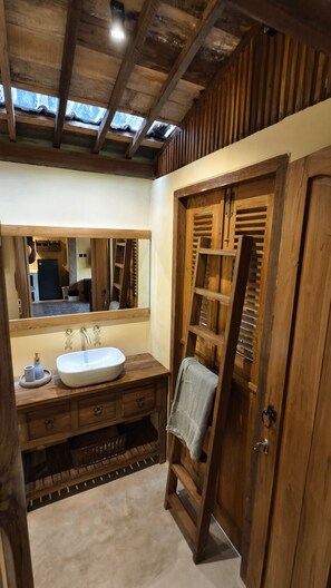 別墅, 泳池景觀 | 浴室