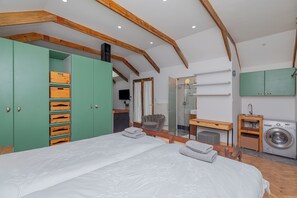1 chambre, fer et planche à repasser, Wi-Fi gratuit, draps fournis