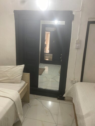 B reflection Hostel and Spa