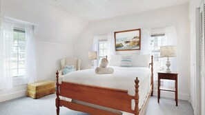 2 bedrooms, desk, free WiFi, bed sheets