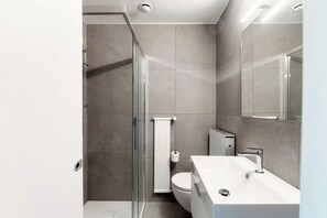 Classic Studio, Balcony | Bathroom