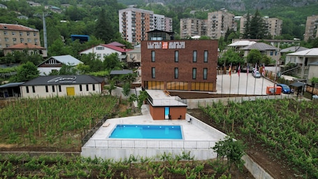 Front of property. Hotel Chiatureli