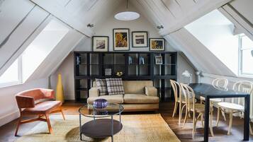 One Bedroom Apartment | Luxe beddengoed, een laptopwerkplek, gratis wifi, beddengoed