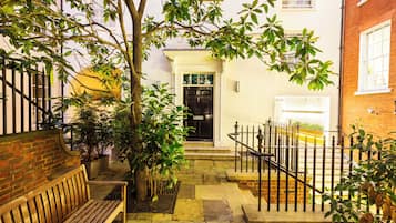 Bagian depan properti