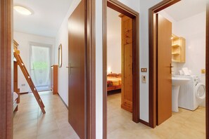 2 bedrooms, bed sheets
