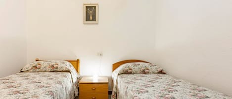 2 bedrooms, iron/ironing board