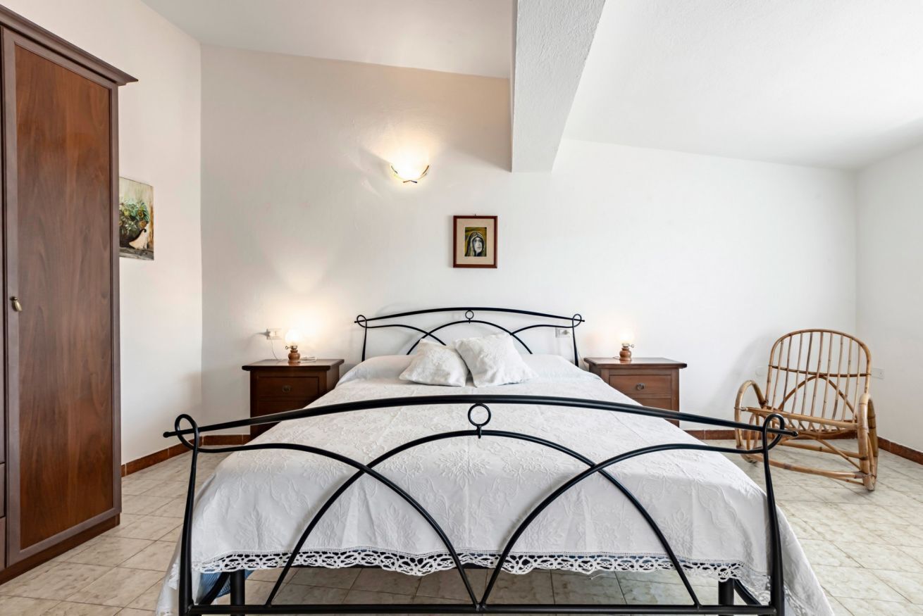 2 Schlafzimmer, Bügeleisen/Bügelbrett