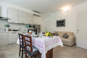 Dining - GuestHost - Casa Suentu (Muravera)