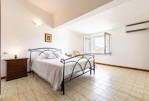 2 bedrooms, iron/ironing board - GuestHost - Casa Suentu (Muravera)