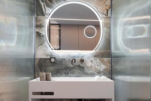 Shower, hair dryer, towels - Athena Suite by Acropolis Luxury Athens Suites (Athens)