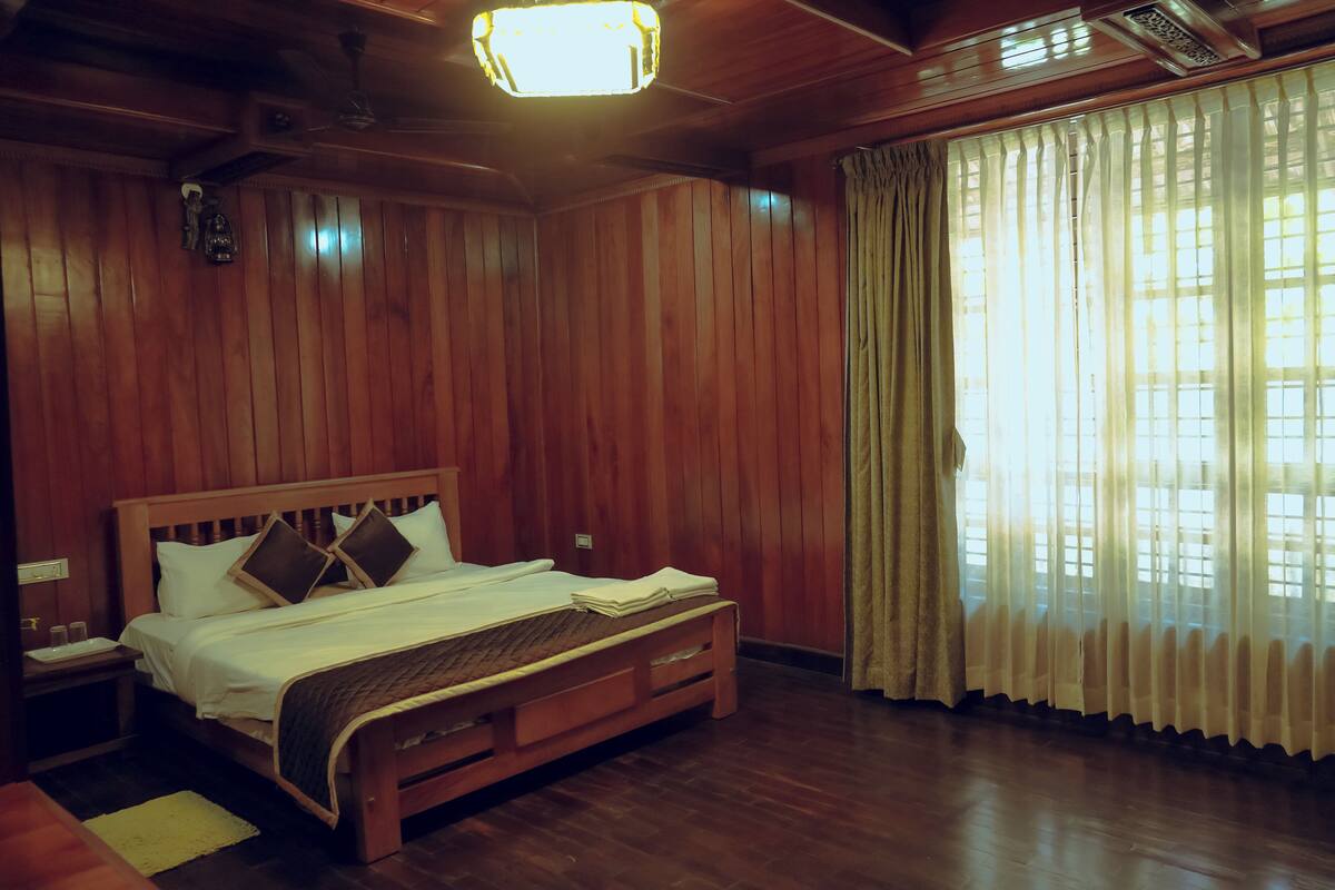 Luxury Room | Free WiFi