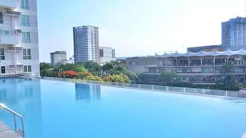 2 outdoor pools, pool cabanas (surcharge), pool loungers