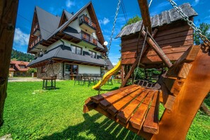 子供用の遊び場 - 屋外