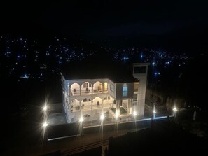 Exterior - After 5 Apartment 4 - 1 Bedroom Duplex (Freetown)