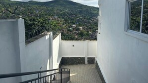 Unclassified image, 3 of 19, button - 1 Bed Apartment Sleeps 2 - Parking, Balcony, Wifi (Freetown)
