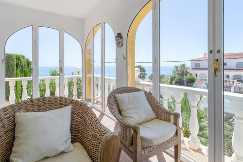 Villa Filip mit fantastischem Meerblick, Pool & WLAN