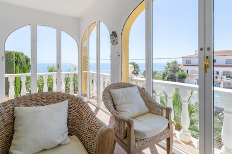 Intérieur. Villa Filip avec vue sur mer, piscine et Wi-Fi