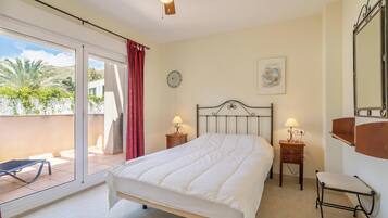 4 dormitorios, tabla de planchar con plancha, wifi y ropa de cama