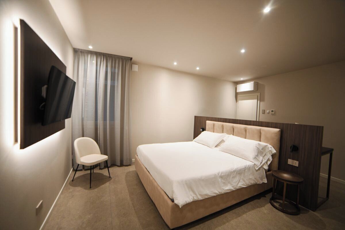 高級客房 | 埃及棉床單、高級寢具、羽絨被、Select Comfort 床墊