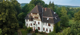 Stylish apartment with 208 sqm in country house villa for up to 10 people