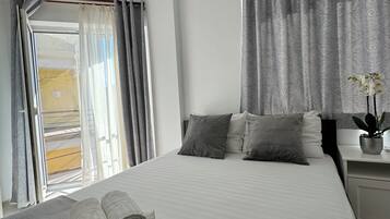 9 bedrooms, iron/ironing board, WiFi, bed sheets